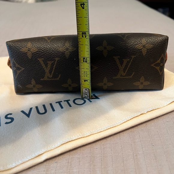 Louis Vuitton / Authentic Cosmetic Pouch - Picture 5 of 12